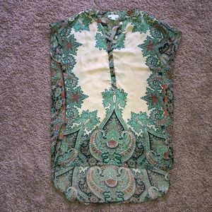 Short sleeved women’s blouse